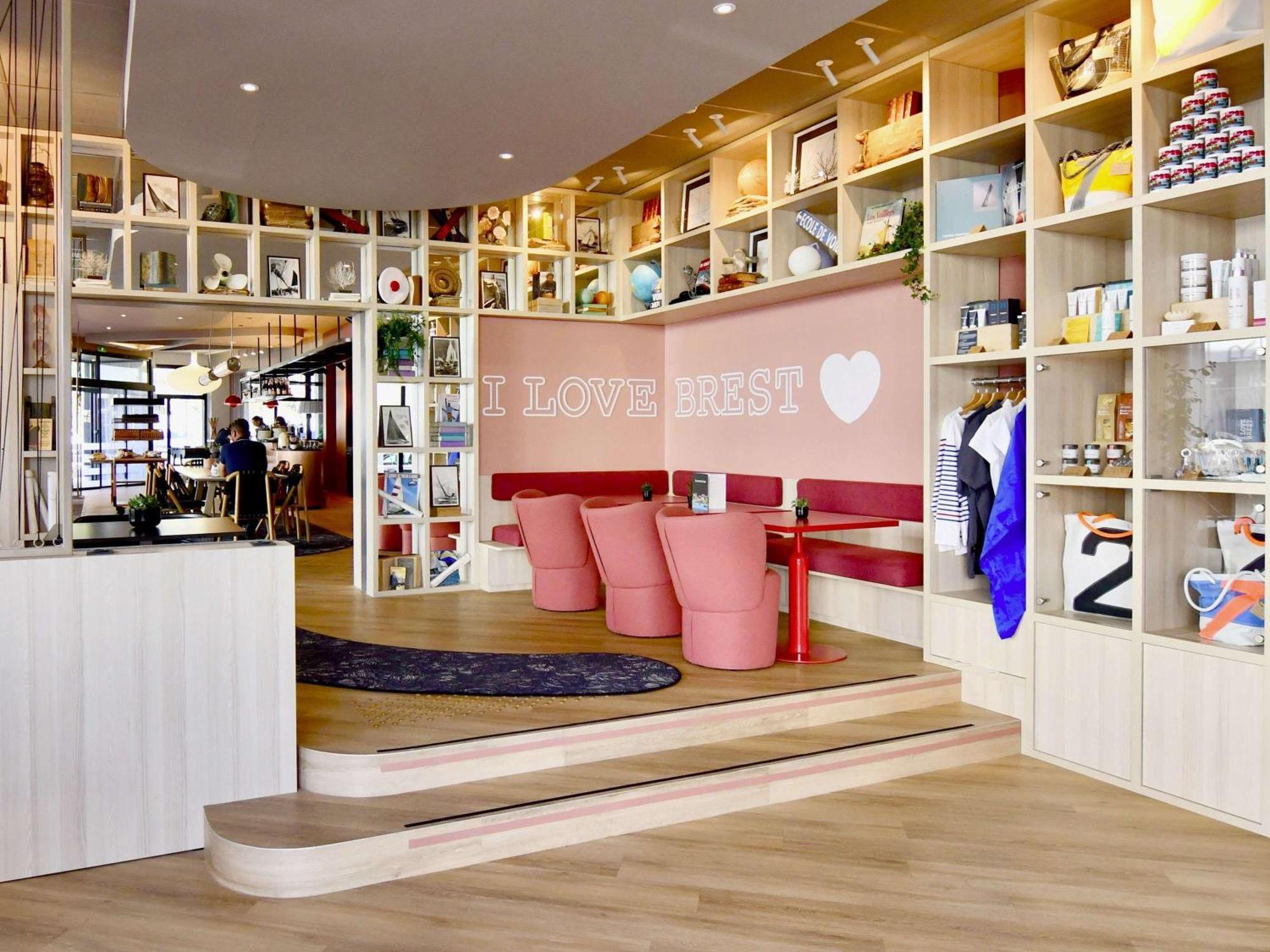Ibis Budget Brest Centre Port Exteriör bild